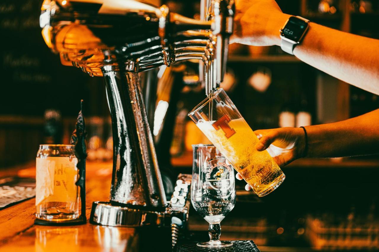 Nicky-Tams Bar & Apartments Stirling Ngoại thất bức ảnh