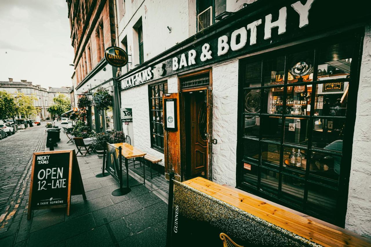 Nicky-Tams Bar & Apartments Stirling Ngoại thất bức ảnh
